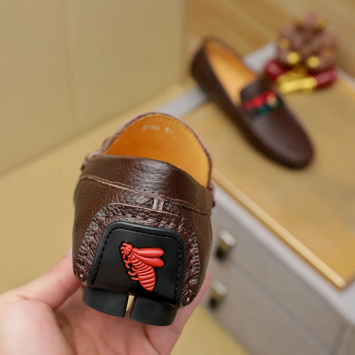 Men's shoes 💰360💰💰GUCCI Gucci official website synchronizes the latest model 🛃The upper is made of imported cowhide, 🐷leather lining, rubber outsole, 🎩🎩top-notch handcrafted workmanship with fine stitches and threads🔍definitely satisfy those perfectionist men who pursue high luxury quality 👏 Colors available! Code number 38-45 Large quantity in stock
